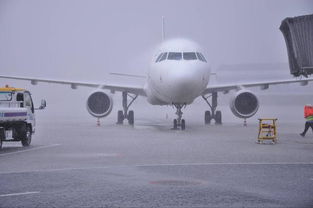 強(qiáng)降雨天氣突襲成都機(jī)場 造成部分航班不能正常起降